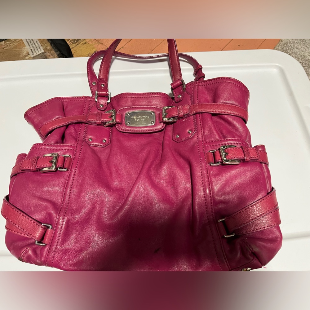 Micheal Kors purse